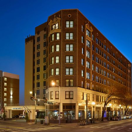 Hotel Doubletree By Hilton Memphis Downtown Extérieur photo