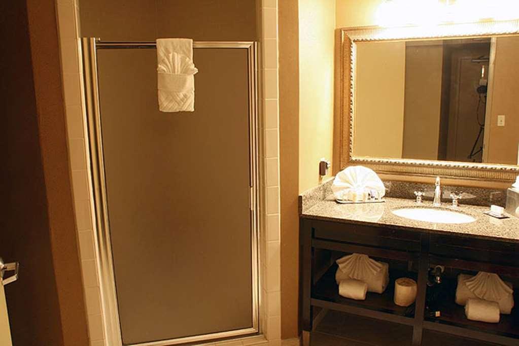 Hotel Doubletree By Hilton Memphis Downtown Chambre photo