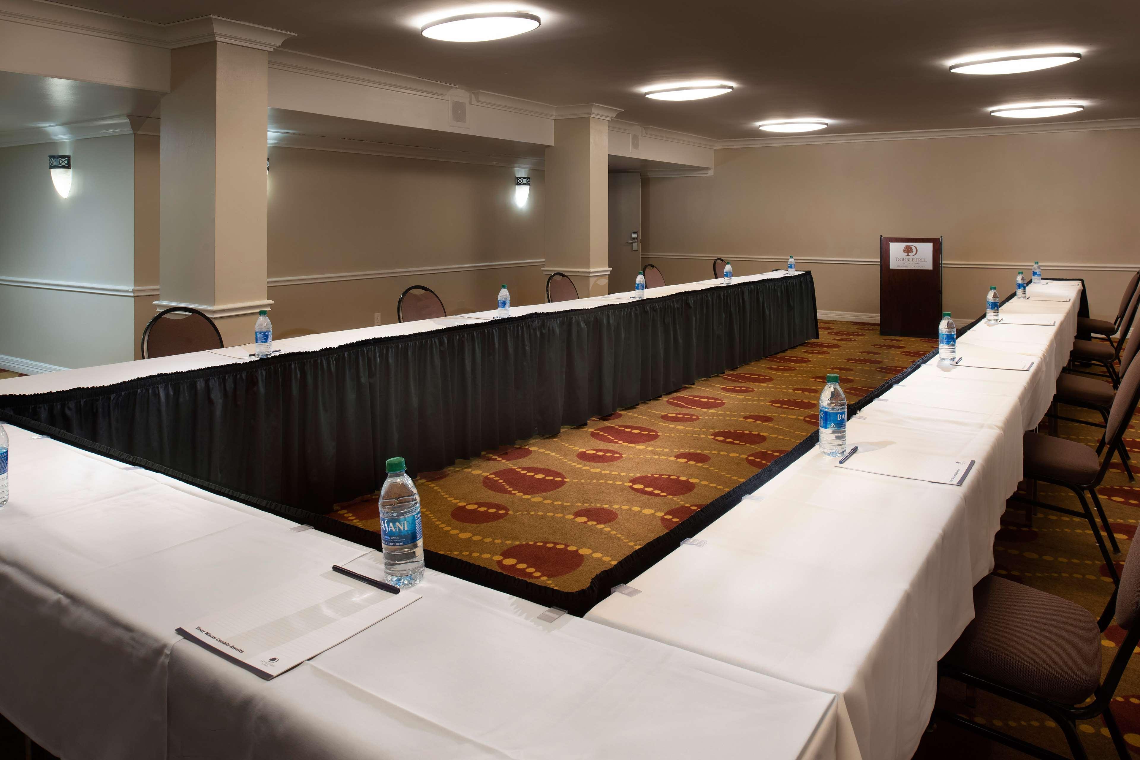 Hotel Doubletree By Hilton Memphis Downtown Extérieur photo