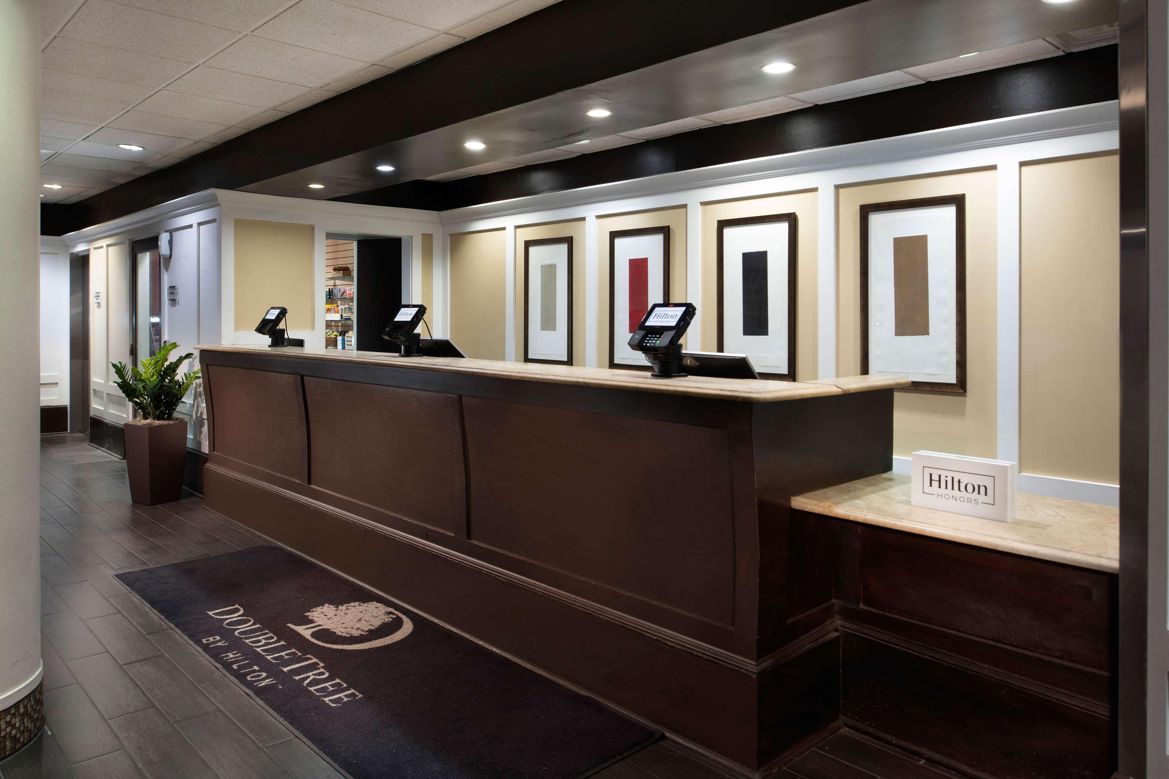 Hotel Doubletree By Hilton Memphis Downtown Extérieur photo