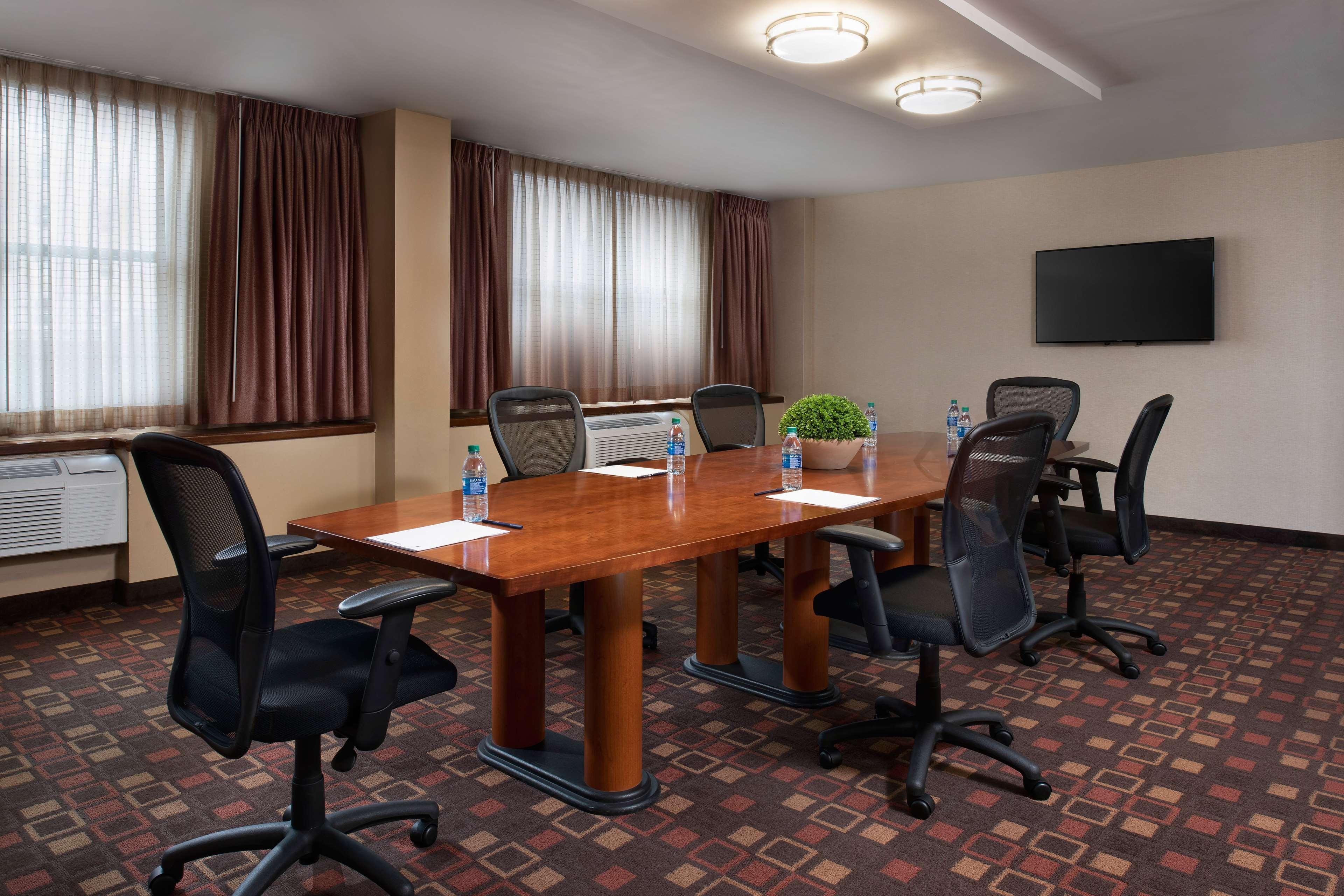 Hotel Doubletree By Hilton Memphis Downtown Extérieur photo