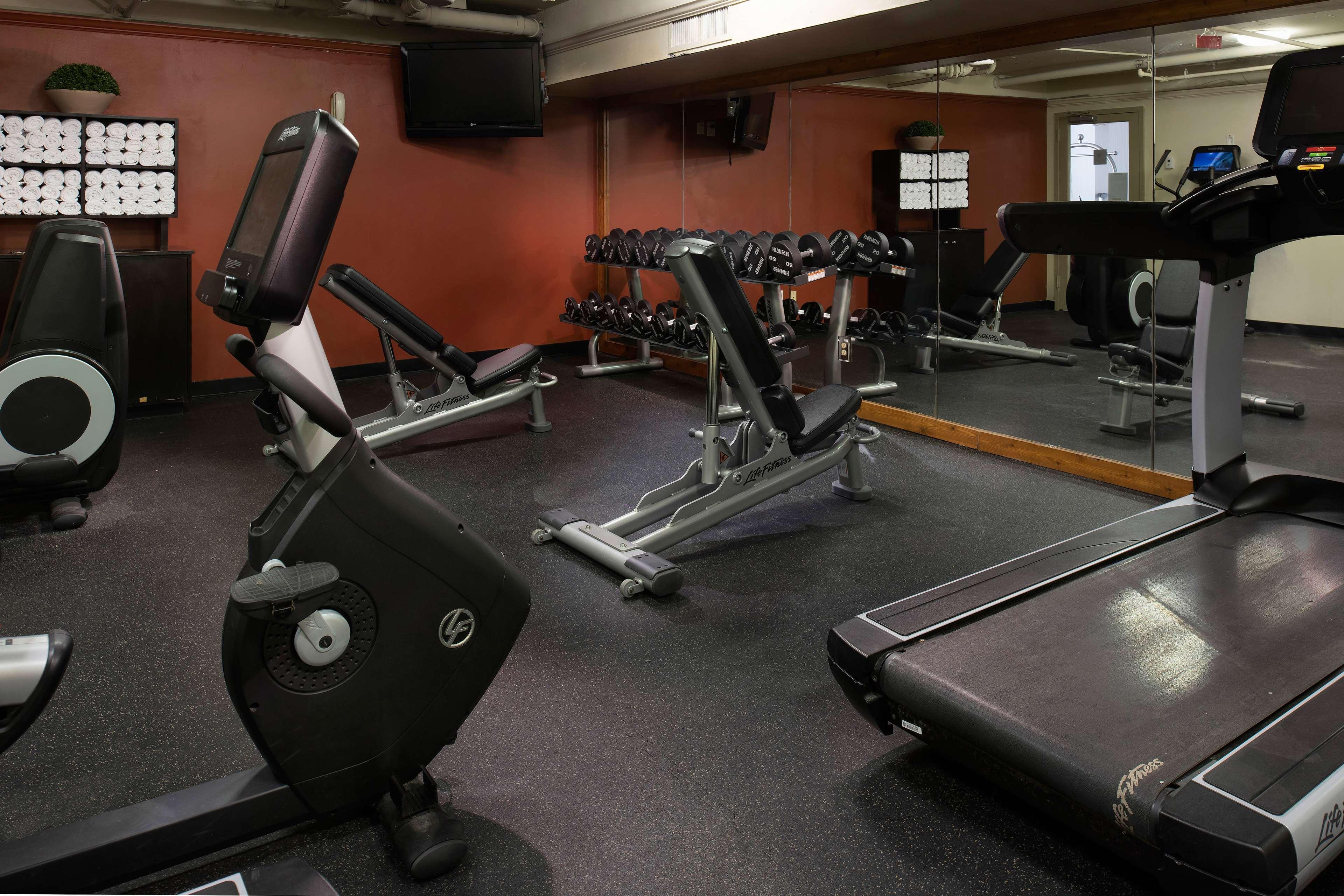 Hotel Doubletree By Hilton Memphis Downtown Extérieur photo