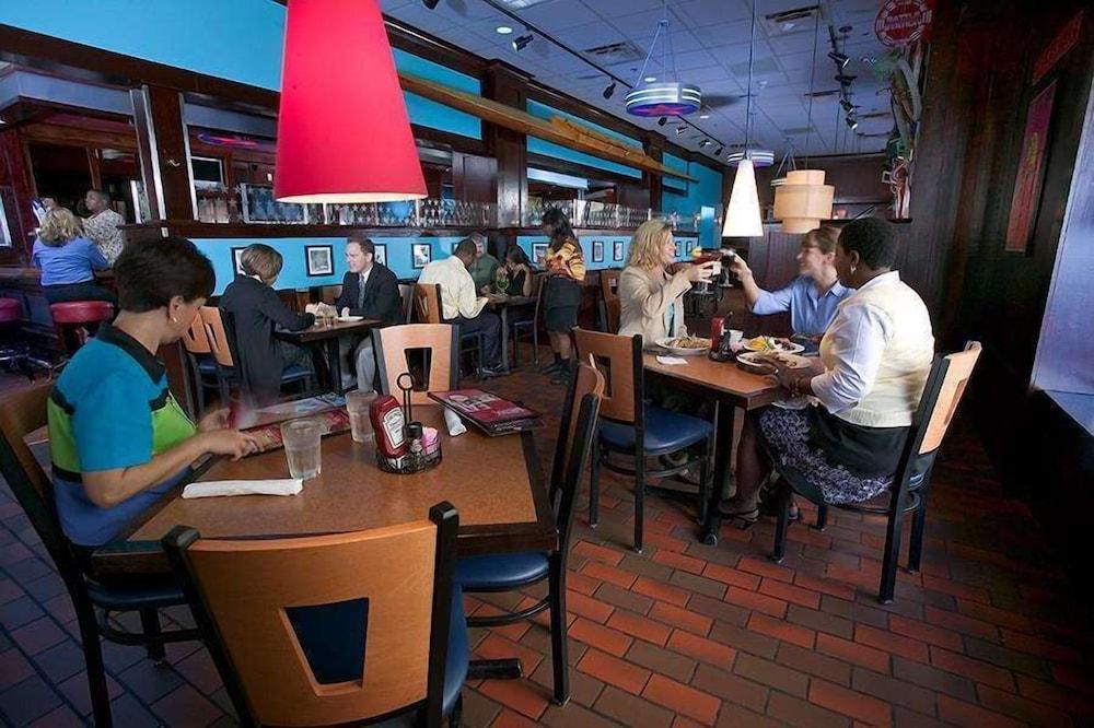 Hotel Doubletree By Hilton Memphis Downtown Extérieur photo