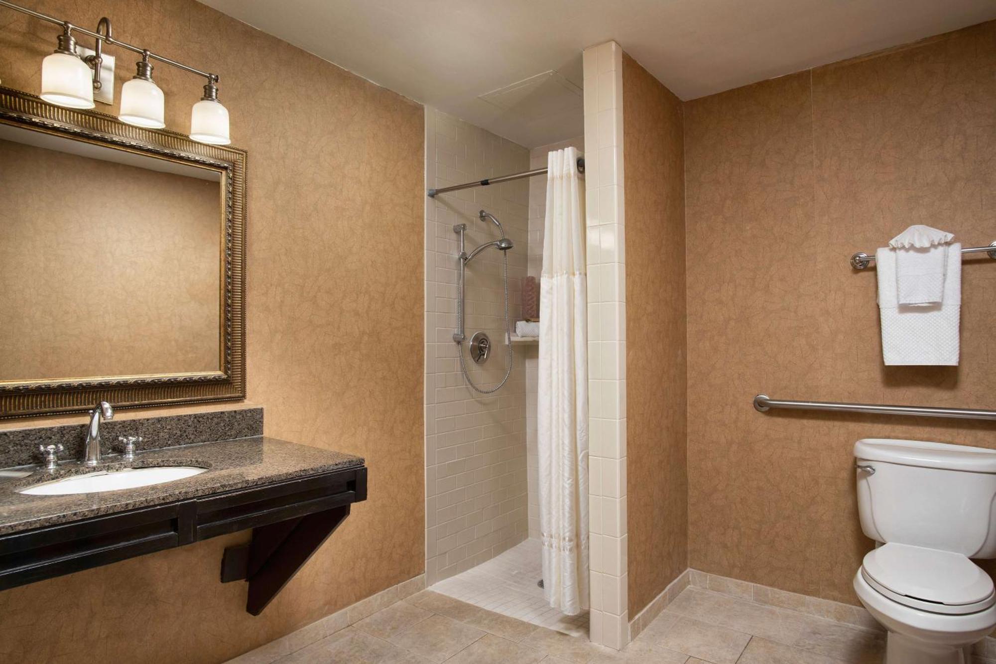 Hotel Doubletree By Hilton Memphis Downtown Extérieur photo
