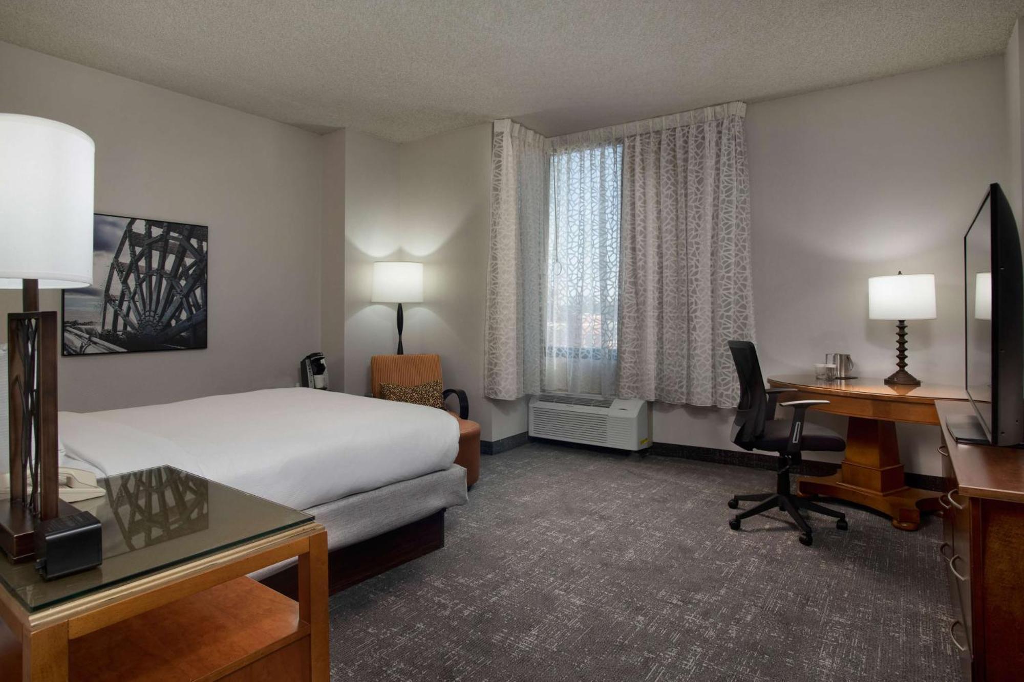 Hotel Doubletree By Hilton Memphis Downtown Extérieur photo