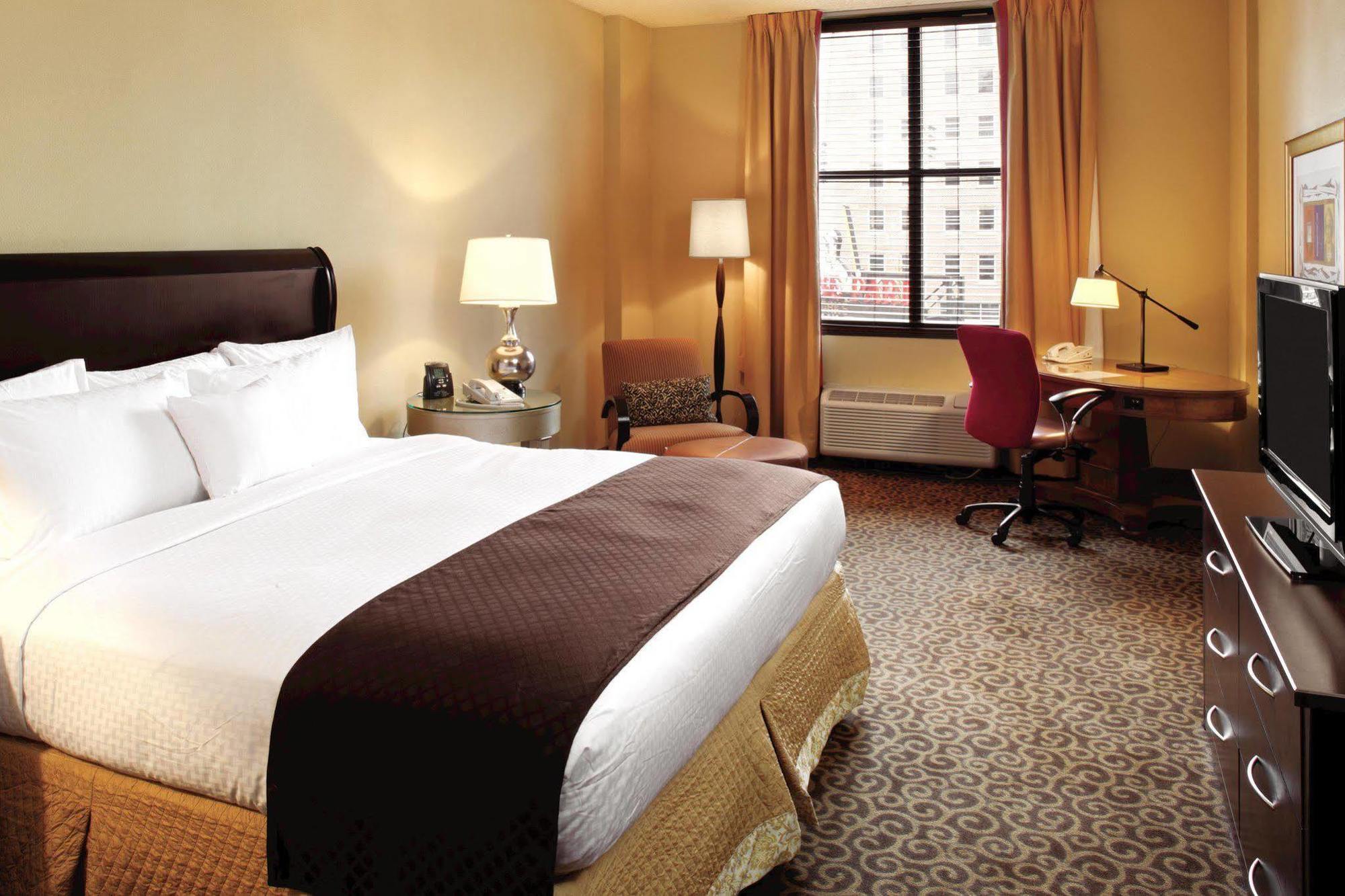 Hotel Doubletree By Hilton Memphis Downtown Extérieur photo